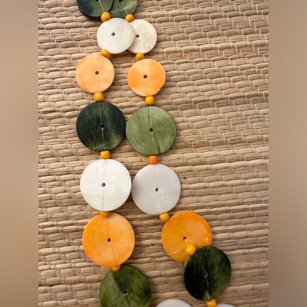 Beaded necklace, green, orange and white, vintage - Picture 2 of 3
